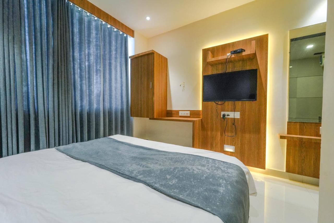 Hotel New Empire Ahmedabad Extérieur photo