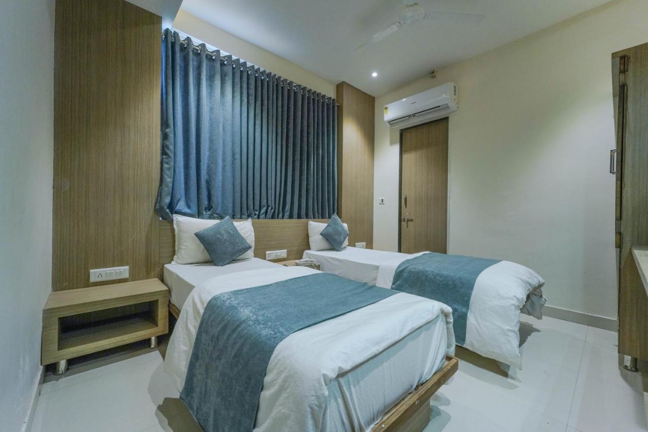 Hotel New Empire Ahmedabad Extérieur photo