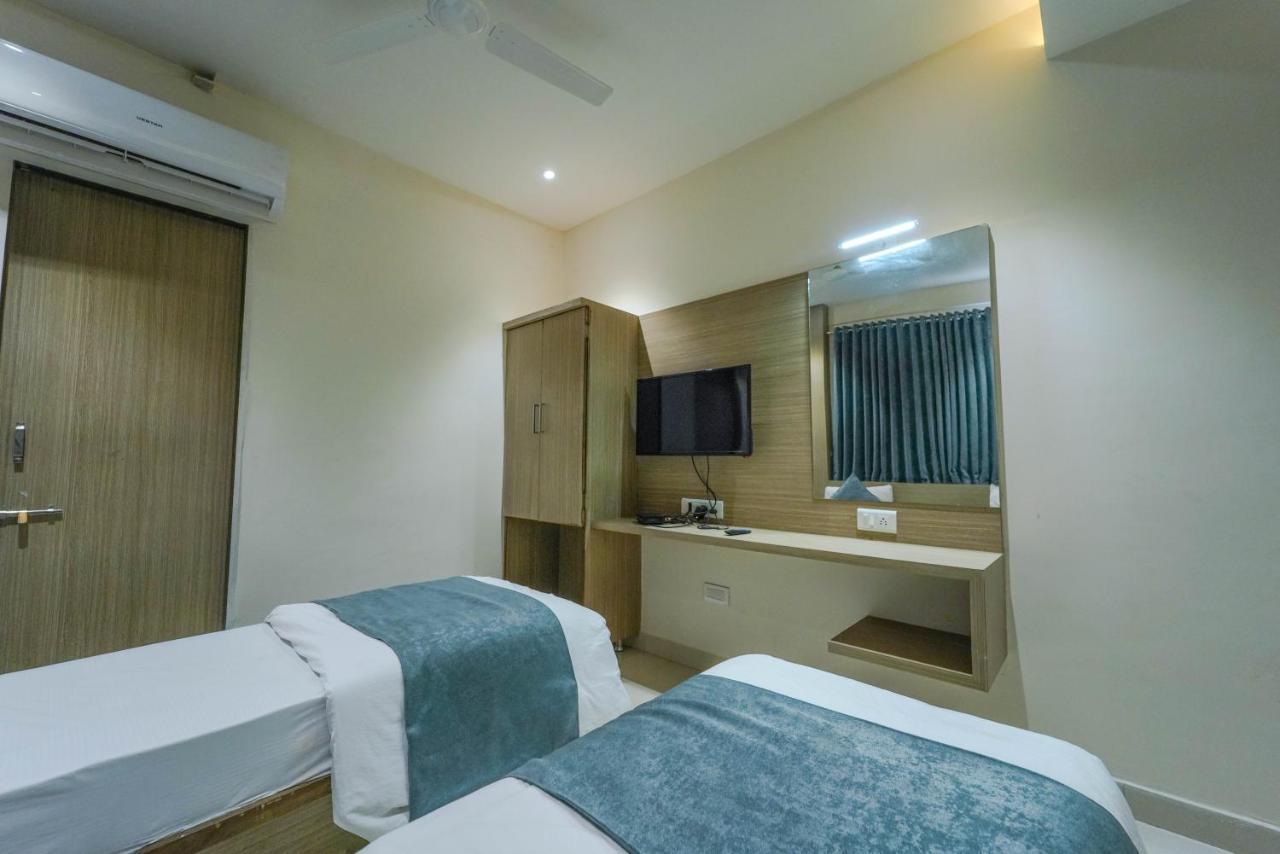 Hotel New Empire Ahmedabad Extérieur photo